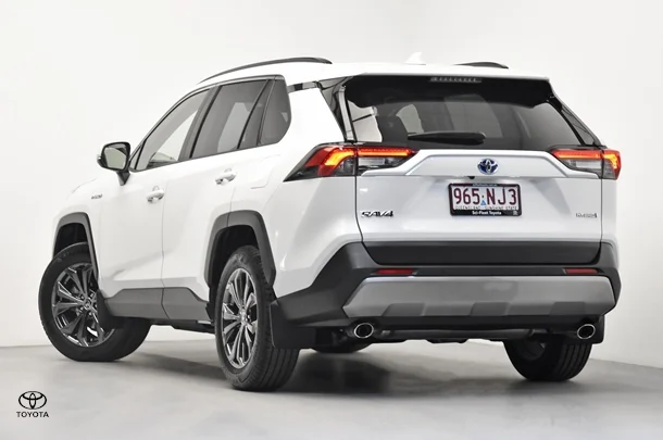 2024 Toyota RAV4 Hybrid GXL-2WD image 5