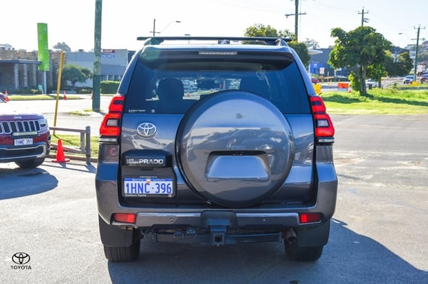 2022 Toyota Prado GXL image 5