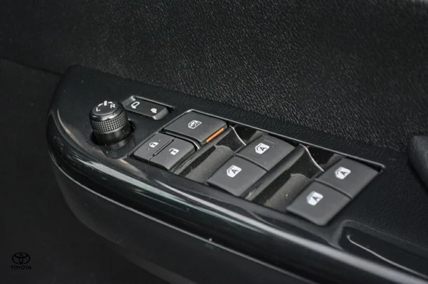 2023 Toyota Hilux 4x4 Rogue image 14