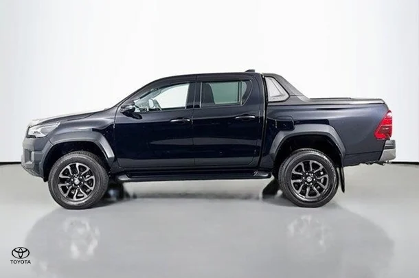 2023 Toyota Hilux Rogue image 5