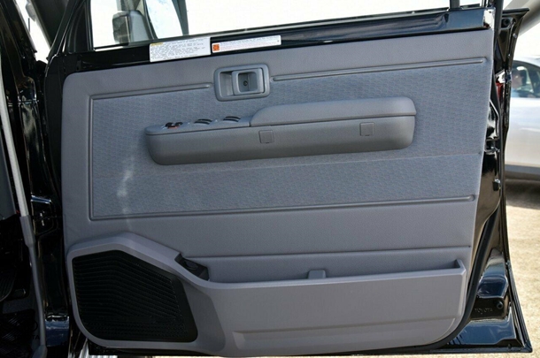 2025 Toyota LC Military GXL image 22