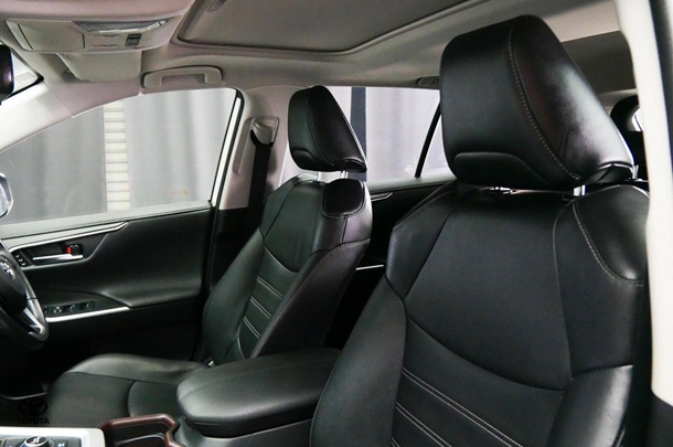 2022 Toyota RAV4 Hybrid Cruiser image 24