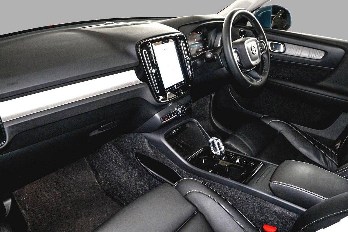 2024 Volvo XC40 Ultra B4 Bright Auto AWD MY25 image 7