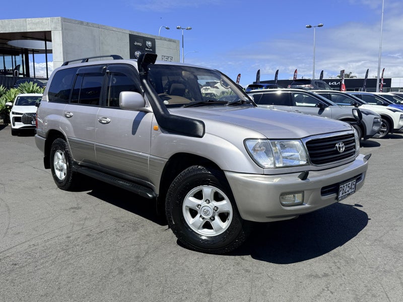 1999 Toyota Land Cruiser image 4