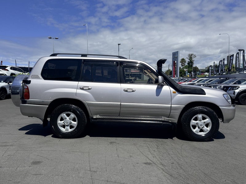 1999 Toyota Land Cruiser image 5