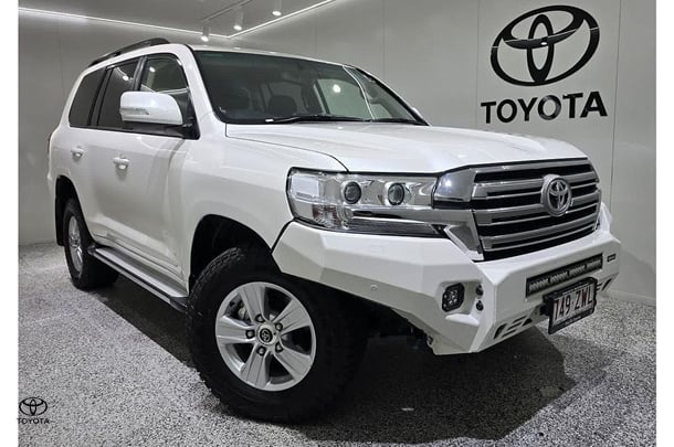 2020 Toyota Landcruiser GXL image 1