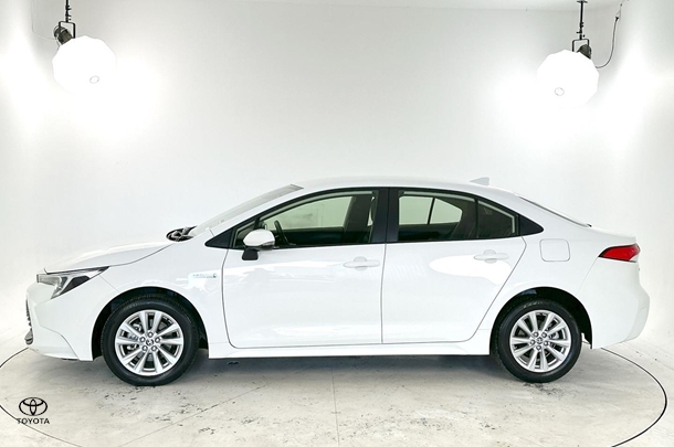 2023 Toyota Corolla Sedan Hybrid Ascent Sport image 7