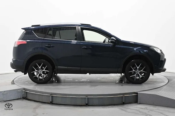 2018 Toyota RAV4 GXL AWD image 4
