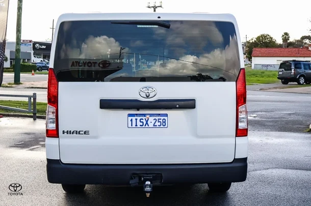 2020 Toyota Hiace LWB image 5