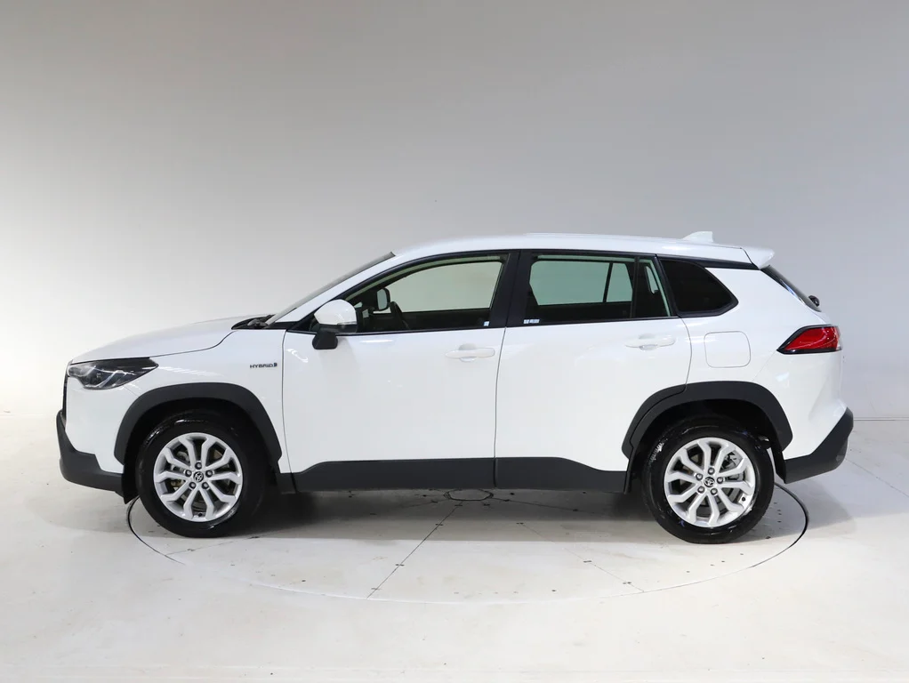 2023 Toyota Corolla Cross Hybrid GX image 4