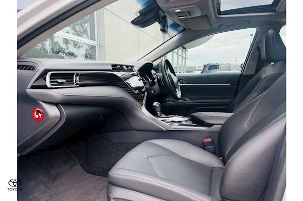 2019 Toyota Camry SL image 19