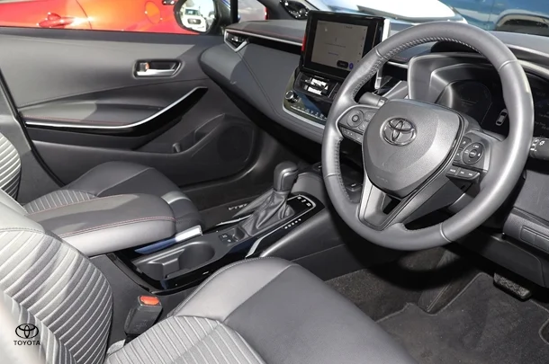 2024 Toyota Corolla Sedan Hybrid ZR image 4