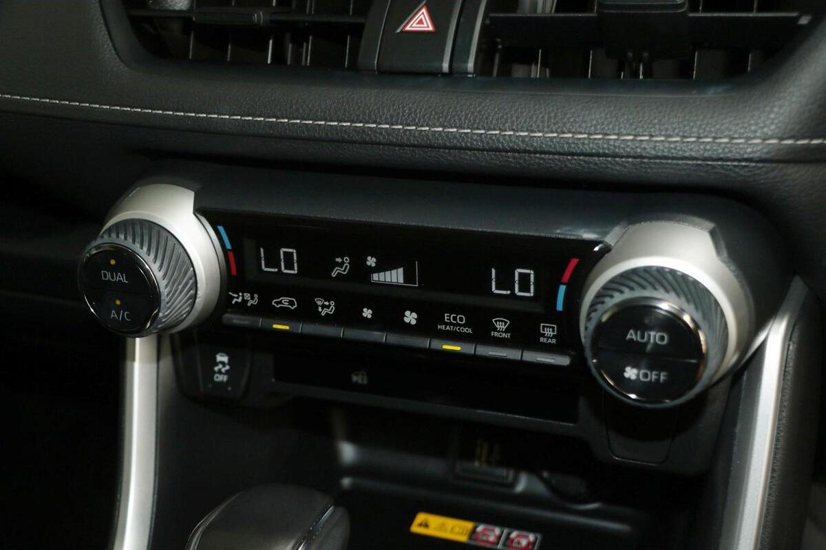 2024 Toyota RAV4 GXL Auto eFour image 16