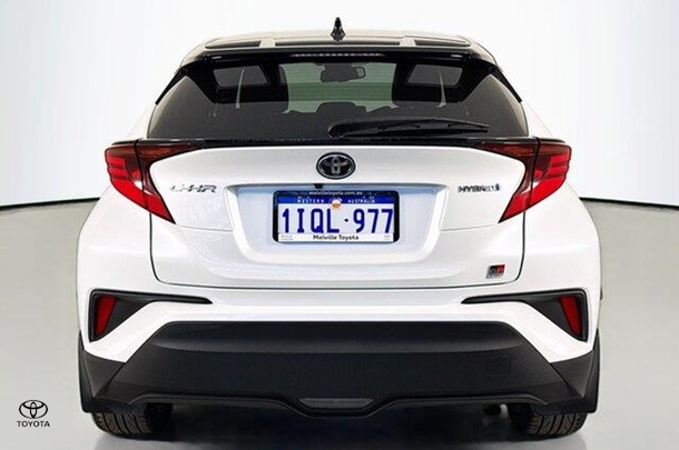 2022 Toyota C-HR Hybrid GR-S image 7