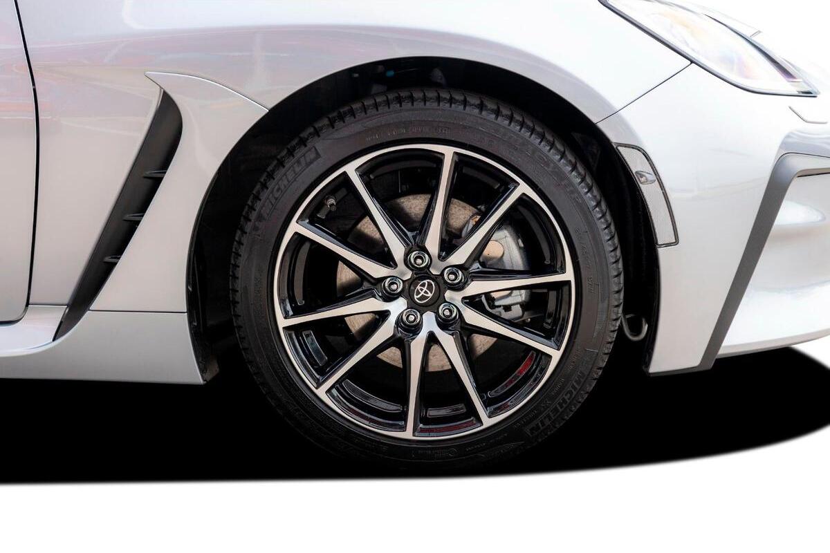 2025 Toyota GR86 GT Auto image 10