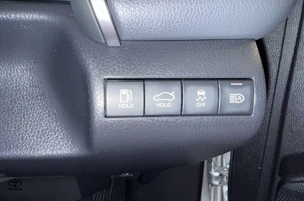 2021 Toyota Camry Ascent image 16