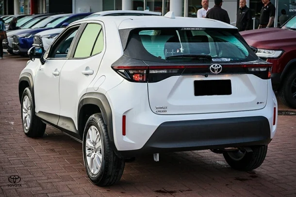 2024 Toyota Yaris Cross Hybrid GX image 6