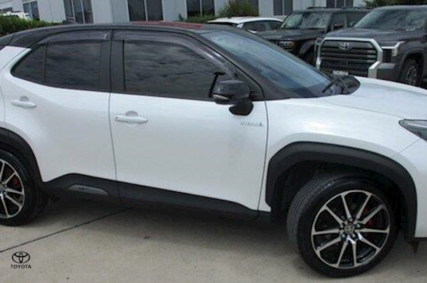 2022 Toyota Yaris Cross Hybrid GR-S image 3