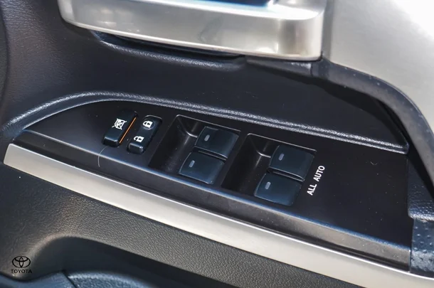 2021 Toyota Landcruiser VX image 24