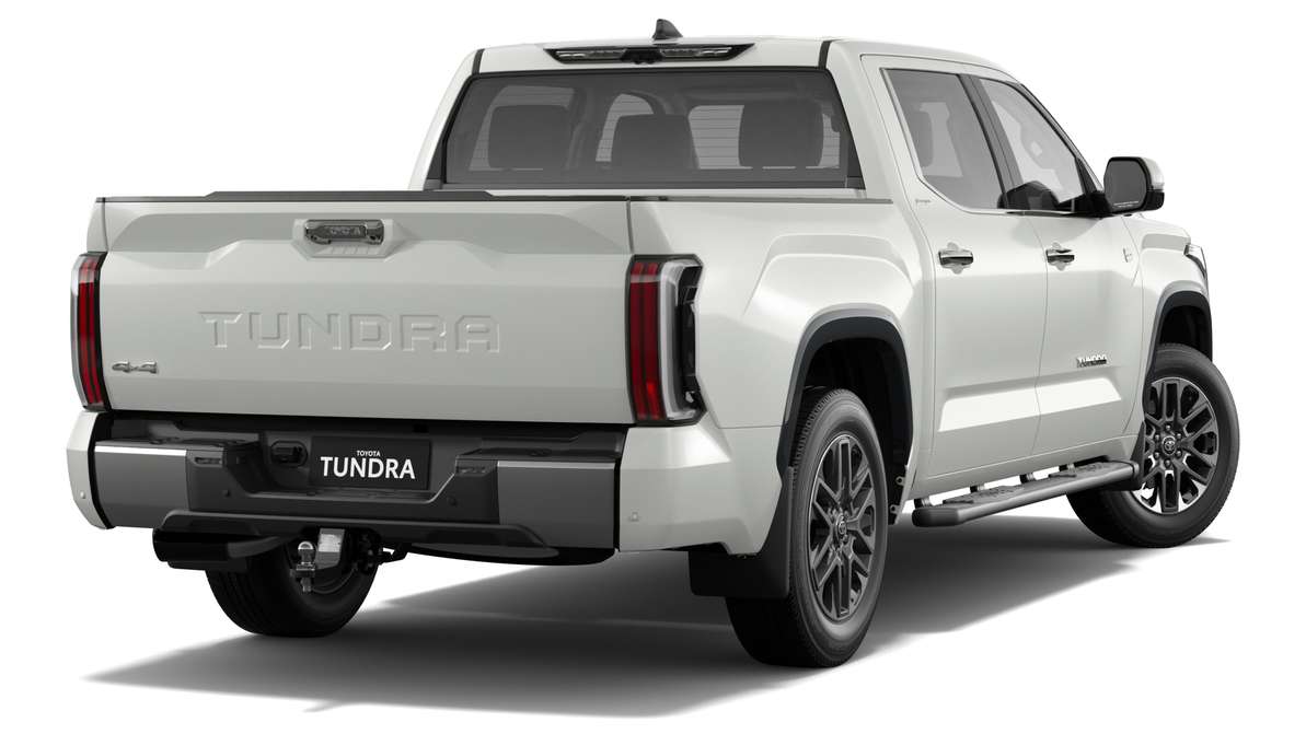 2024 Toyota Tundra Limited Double-Cab Pick-Up image 3
