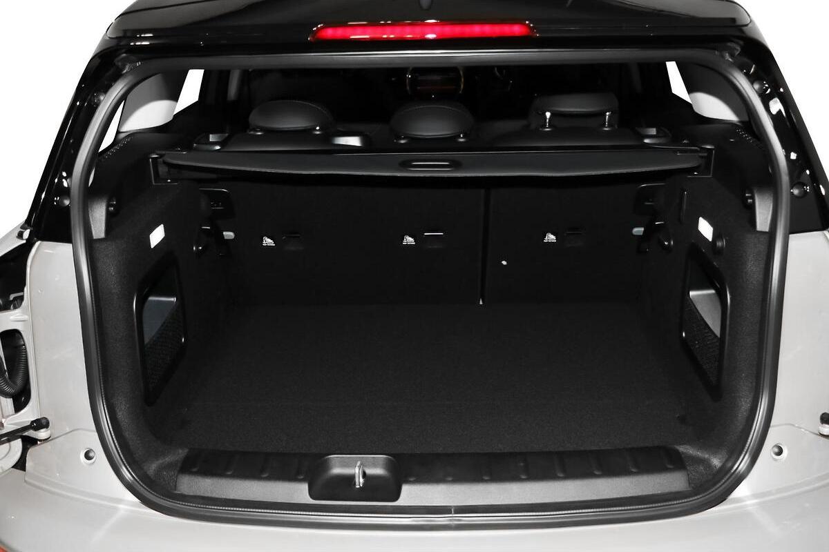 2024 MINI Clubman Cooper S Classic Auto image 11