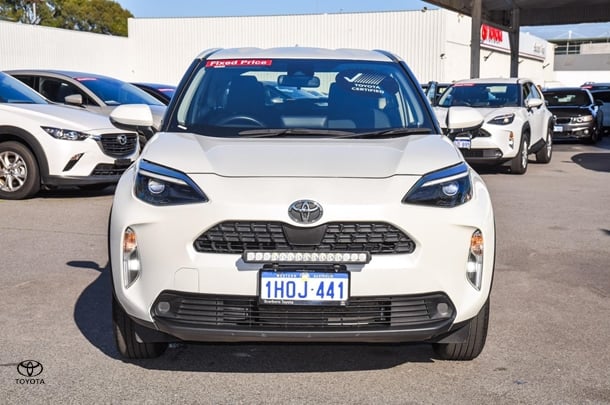 2022 Toyota Yaris Cross GX image 3