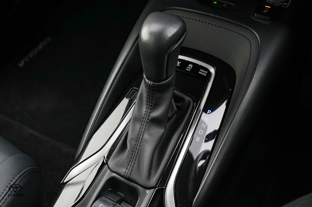 2024 Toyota Corolla Sedan Hybrid ZR image 16