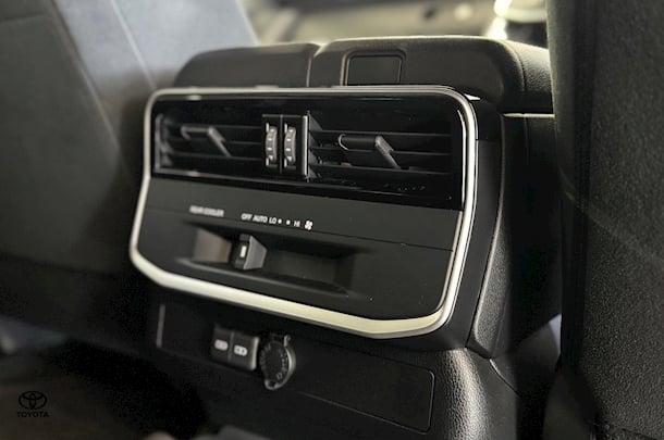 2022 Toyota Landcruiser GXL image 31