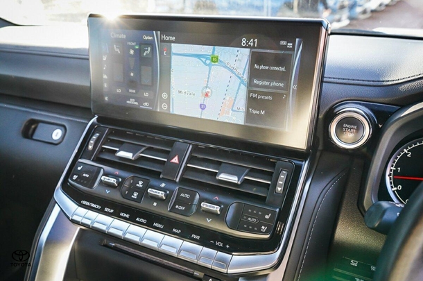 2024 Toyota Landcruiser VX image 19