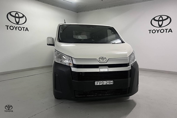 2020 Toyota Hiace LWB image 2