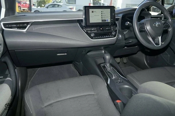 2023 Toyota Corolla Hatch Hybrid Ascent Sport image 6