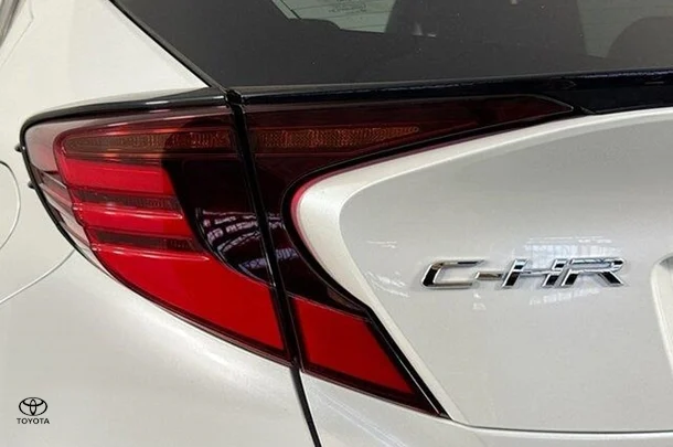 2022 Toyota C-HR Hybrid GR-S image 8