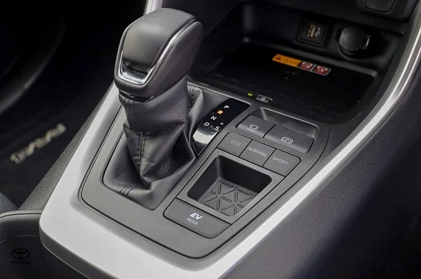 2025 Toyota Rav4 Hybrid GXL-2WD image 4