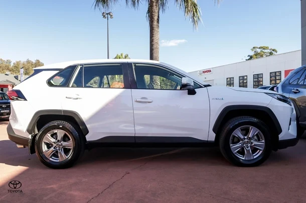 2024 TOYOTA RAV4 Hybrid GX-2WD image 3
