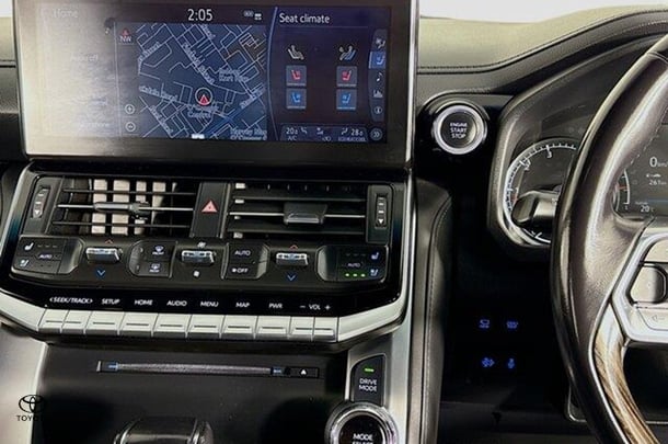 2022 Toyota LANDCRUISER VX image 14