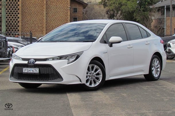 2022 Toyota Corolla Sedan Hybrid Ascent Sport image 3