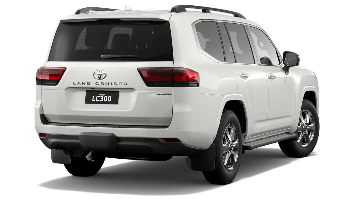 2025 Toyota LandCruiser 300 Sahara Automatic image 3