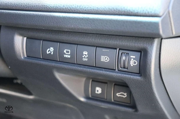 2024 Toyota Camry Hybrid SL image 23