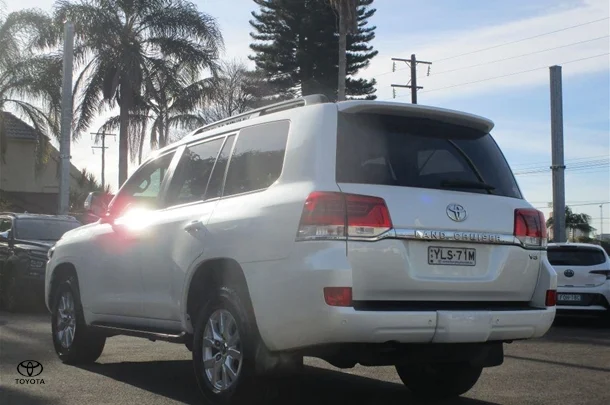 2019 Toyota Landcruiser VX image 5