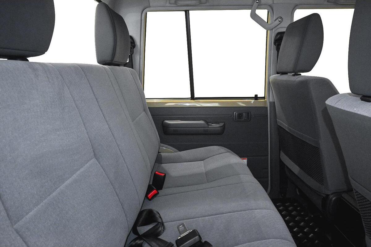 2024 Toyota Landcruiser GXL Manual 4x4 Double Cab image 9