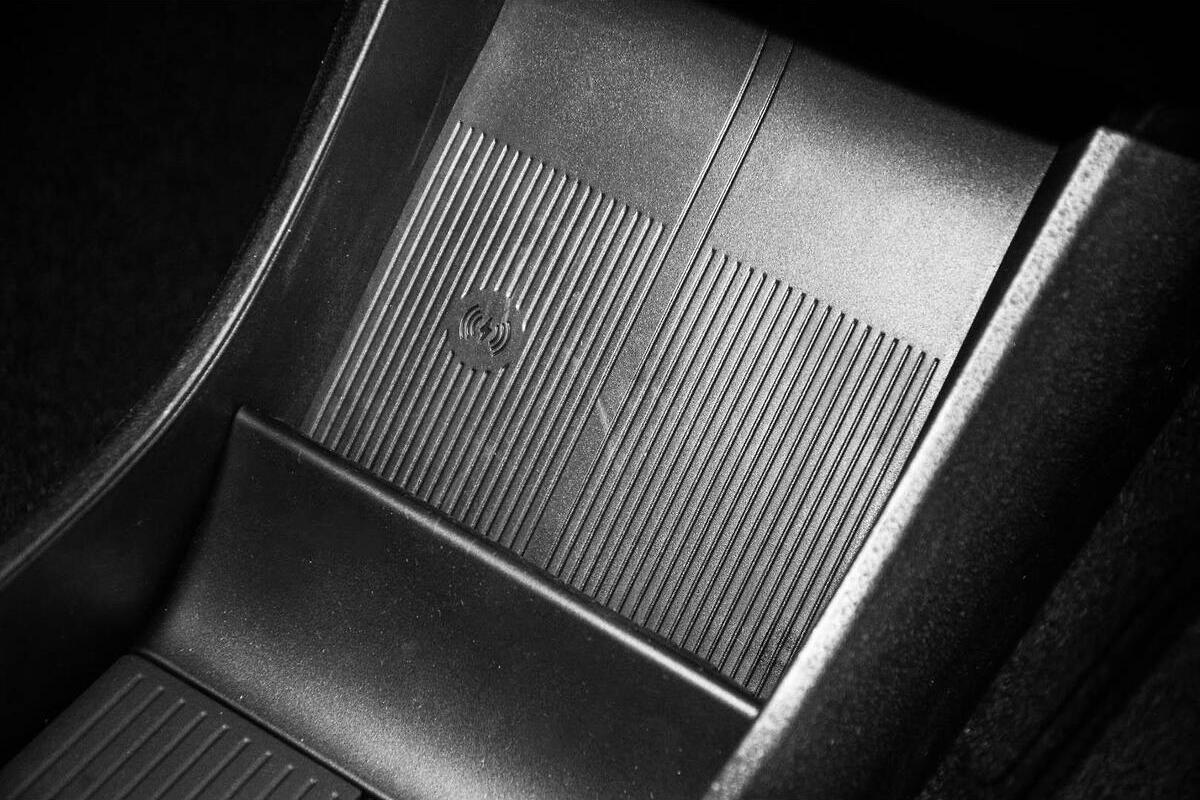 2024 Volvo EX30 Single Motor Extended Range Plus Auto MY25 image 15