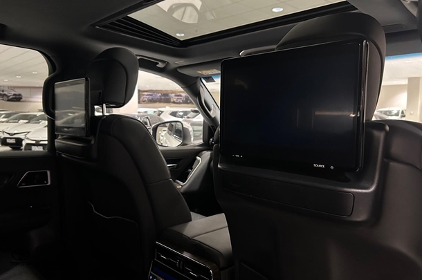 2022 Toyota Landcruiser Sahara image 26