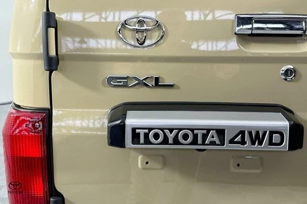 2024 Toyota LANDCRUISER MILITARY GXL image 8