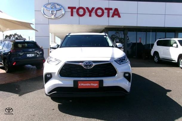 2022 Toyota Kluger Hybrid AWD GRANDE image 2