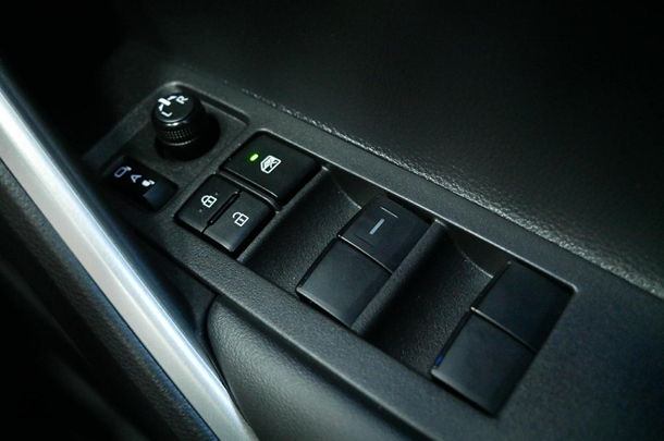 2023 Toyota Corolla Cross HV Atmos image 19