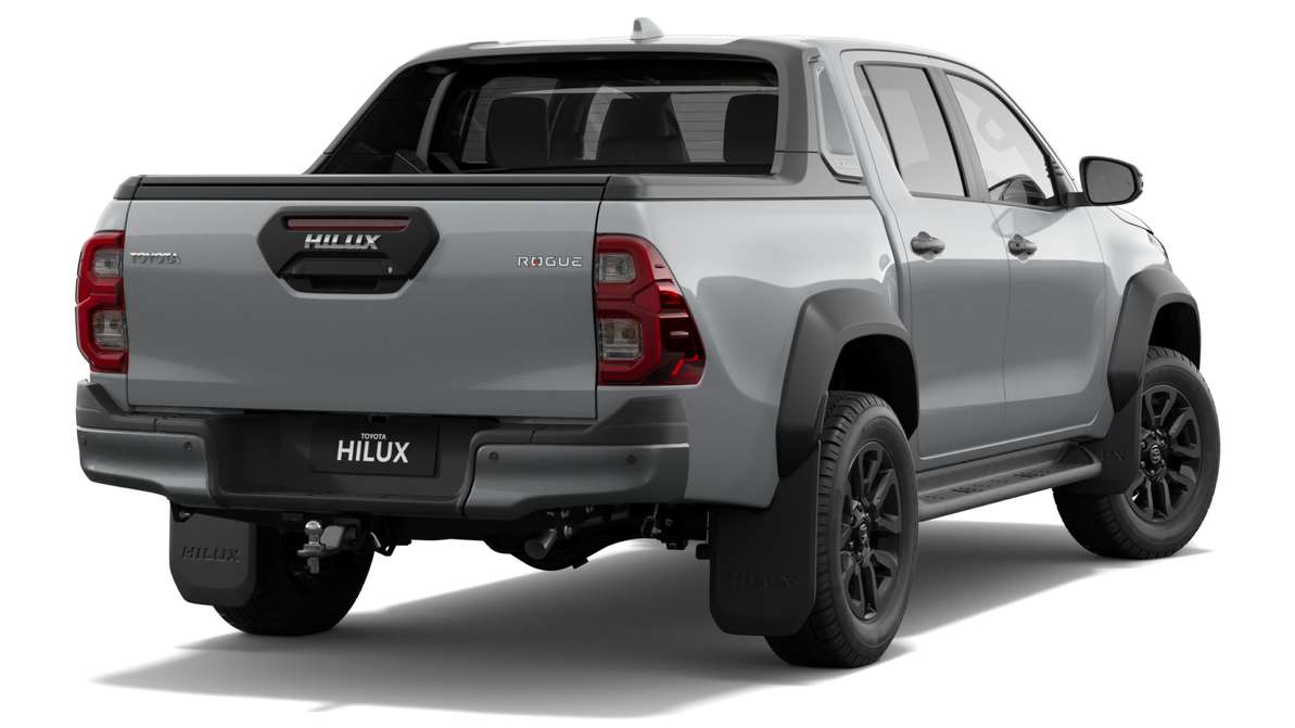 2024 Toyota Hilux 4x4 Rogue 48V Double-Cab Pick-Up image 3