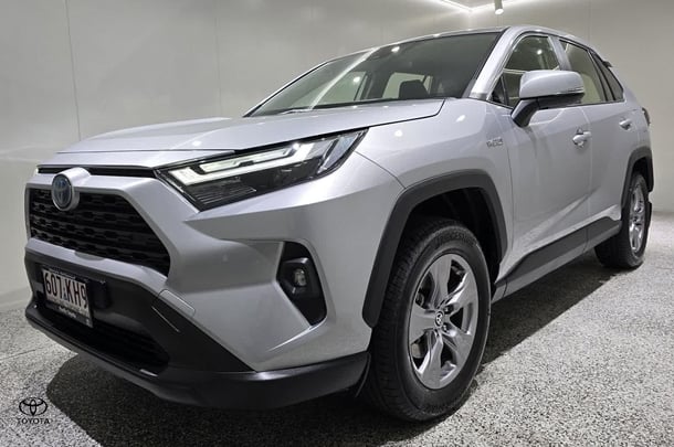 2024 Toyota RAV4 Hybrid GX-2WD image 5