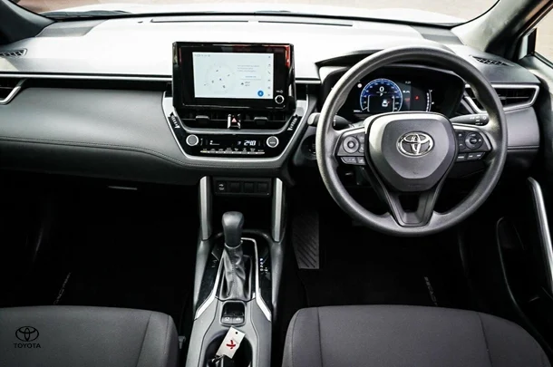 2024 Toyota Corolla Cross GX image 10