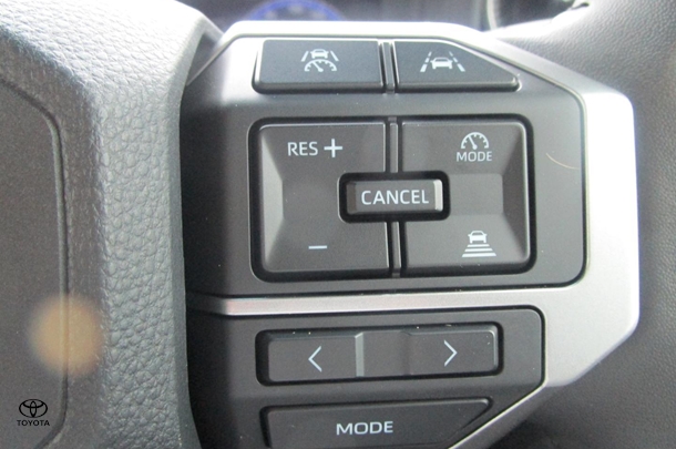 2024 Toyota Prado VX image 21