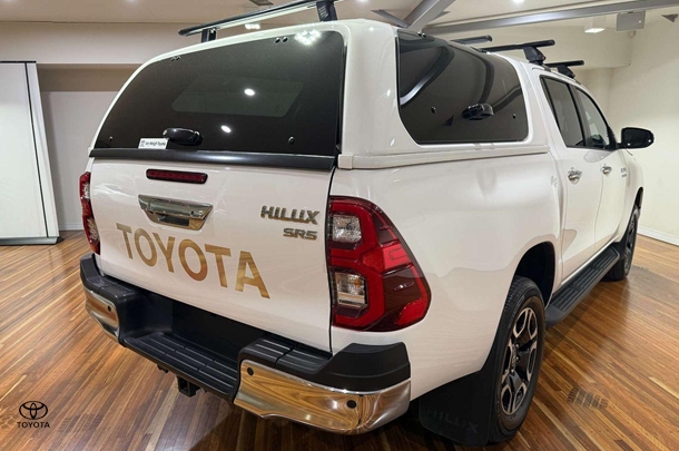2023 Toyota Hilux SR5 image 11
